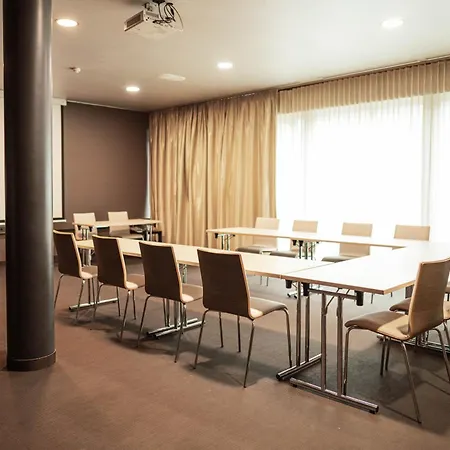 Hotel City Maribor Hotell 4*