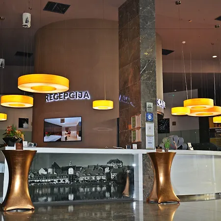 Hotel City Maribor Hotell 4*