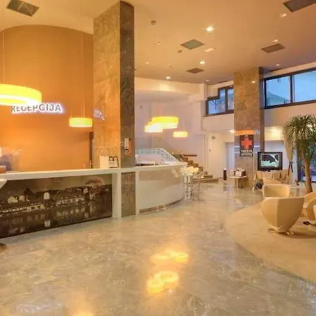 Hotel City Maribor Hotell 4*